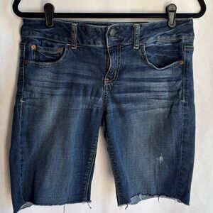 American Eagle Outfitters Distressed Boyfriend Bermuda denim Jean Shorts Size 10
